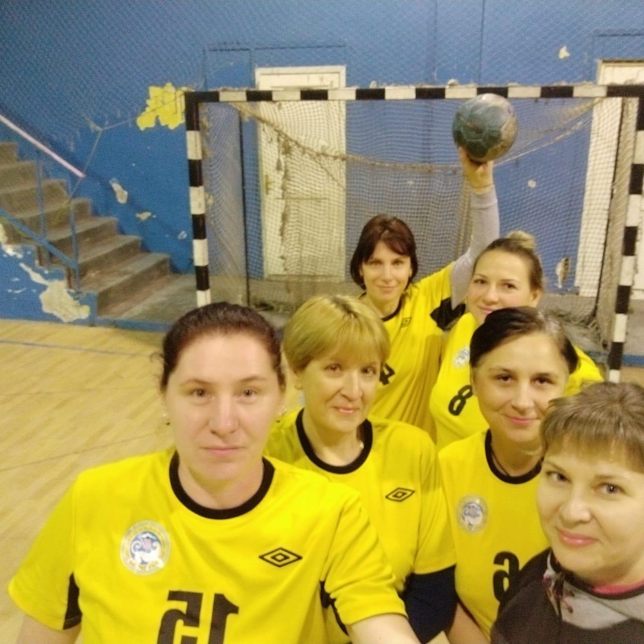 Учитель физкультуры ОШ №85 Даербаева Галина Юрьевна заняла 1 место в соревнованиях по гандболу.