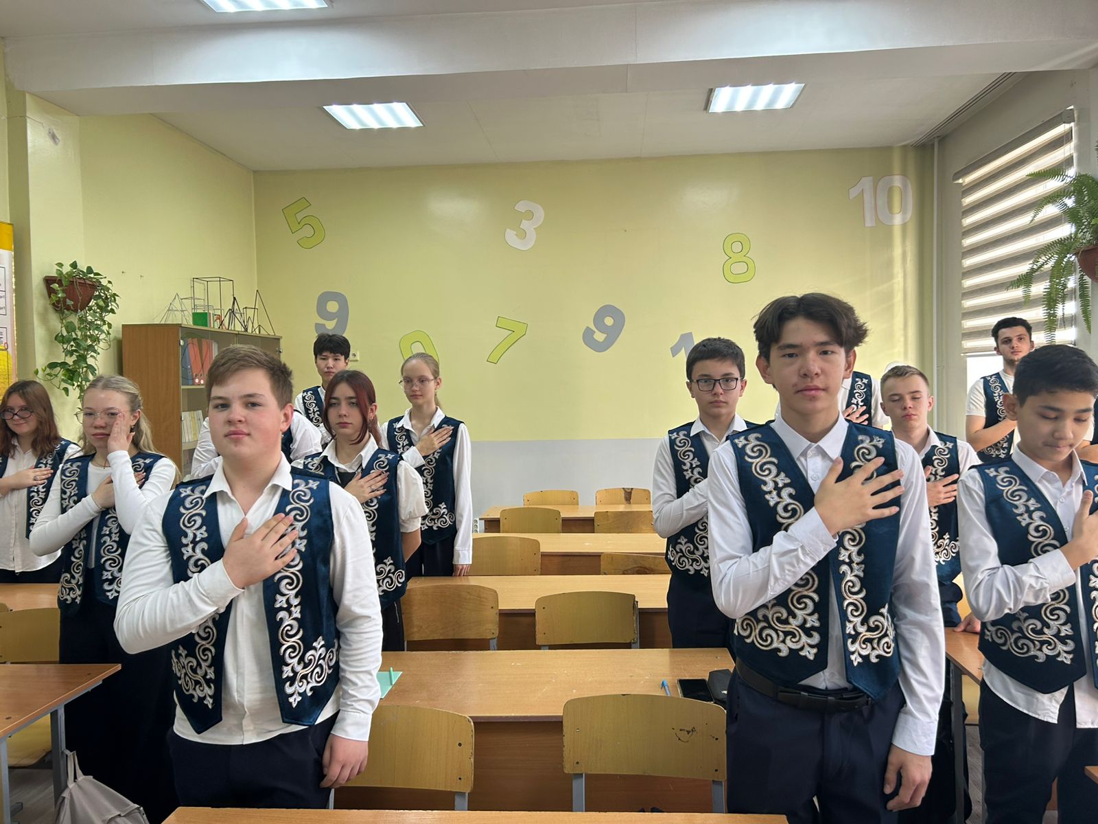 Қазақстан Республикасының Әнұранын орындау